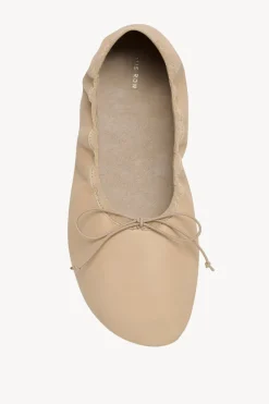 Round Ballet Flat